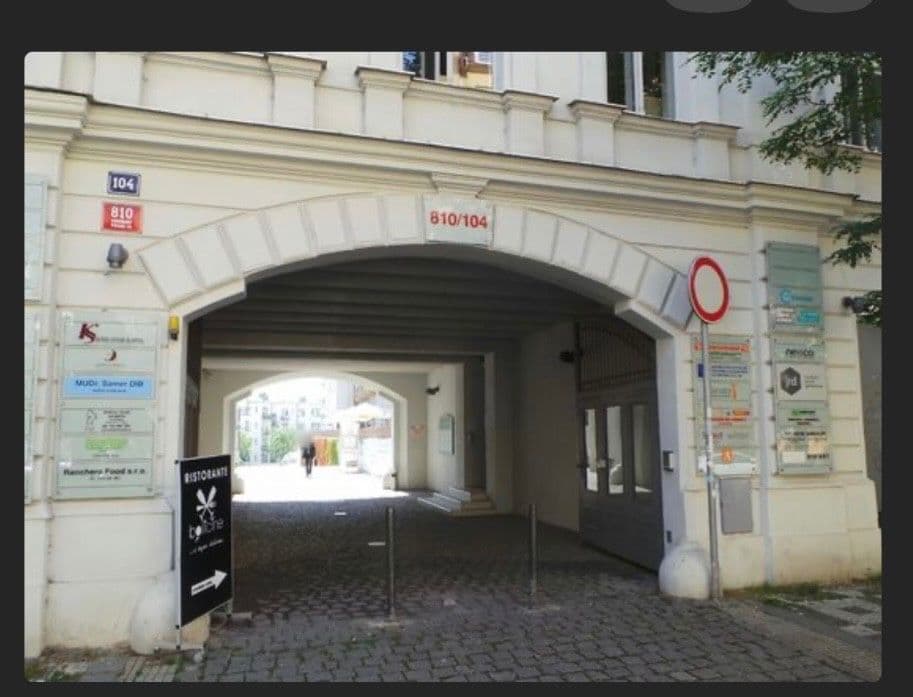 Prenájom garáže 13 m², Korunní, Praha, Praha Prenájom garáže 13 m², Korunní, Praha, Praha
