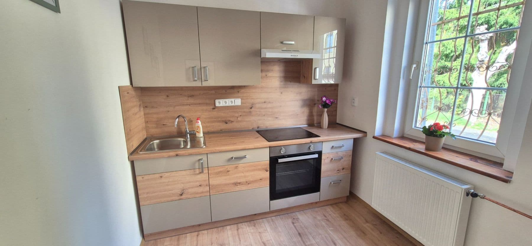 Prenájom bytu 3-izbový 76 m², Husova, Nejdek, Karlovarský kraj Prenájom bytu 3-izbový 76 m², Husova, Nejdek, Karlovarský kraj