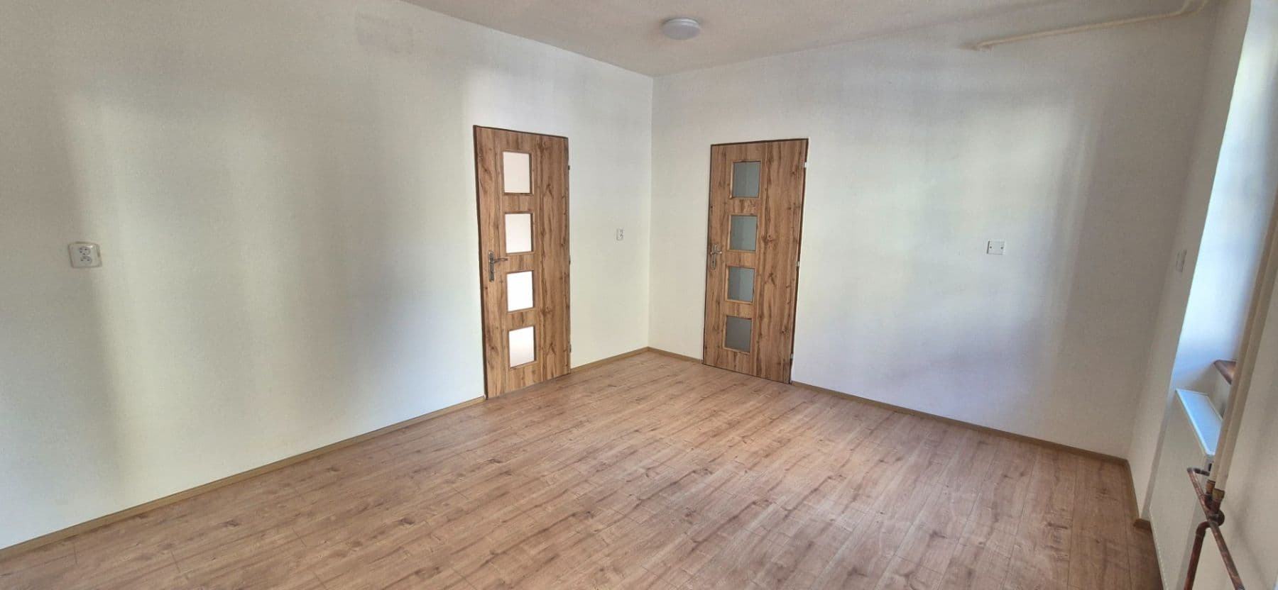 Prenájom bytu 3-izbový 76 m², Husova, Nejdek, Karlovarský kraj Prenájom bytu 3-izbový 76 m², Husova, Nejdek, Karlovarský kraj