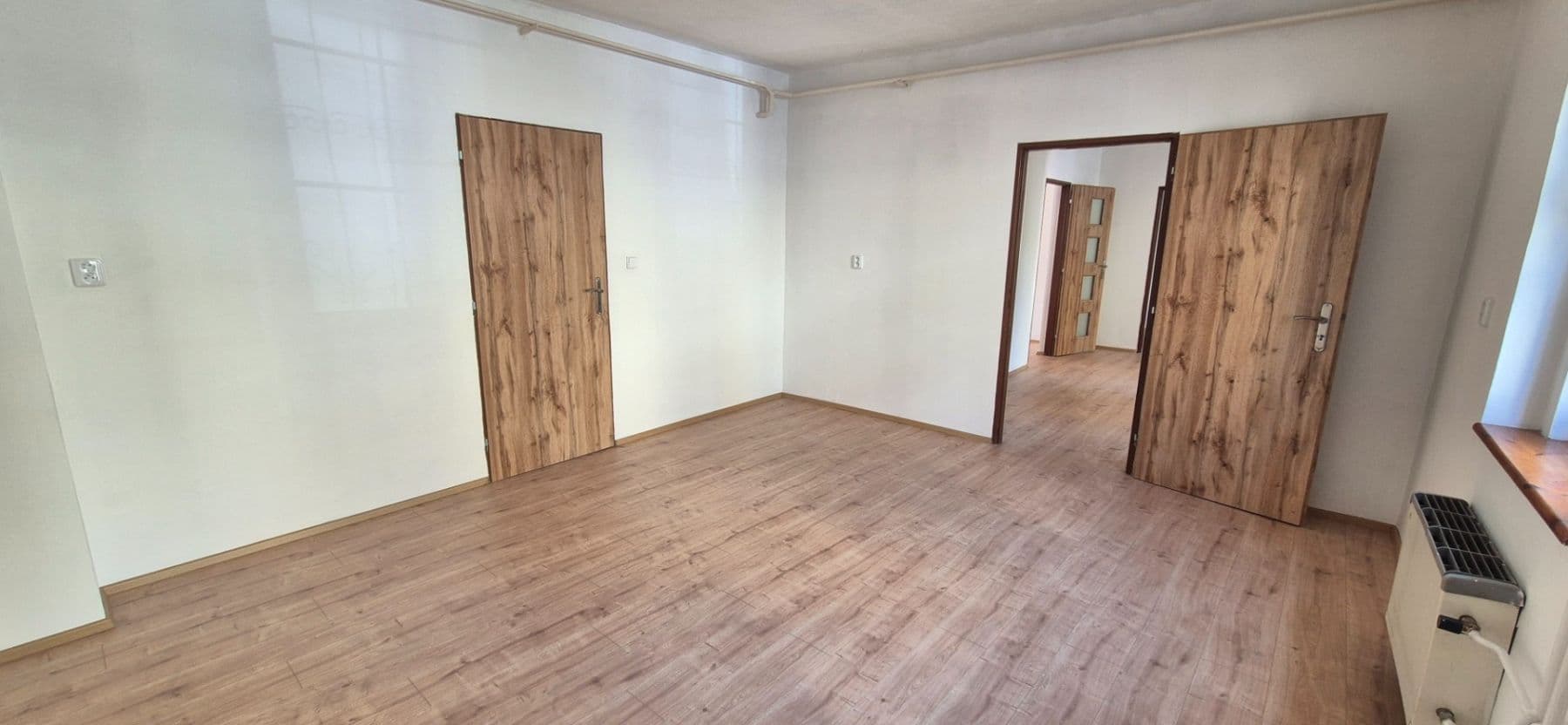 Prenájom bytu 3-izbový 76 m², Husova, Nejdek, Karlovarský kraj Prenájom bytu 3-izbový 76 m², Husova, Nejdek, Karlovarský kraj
