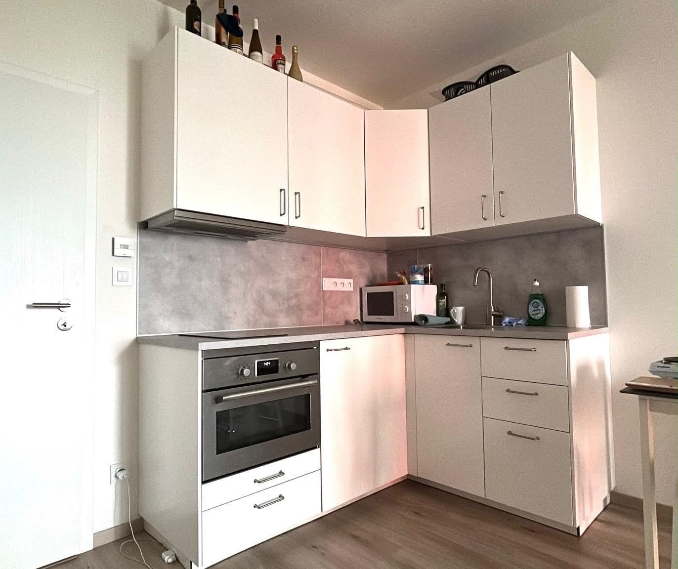 Prenájom bytu 1-izbový 36 m², Choceradská, Praha, Praha Prenájom bytu 1-izbový 36 m², Choceradská, Praha, Praha