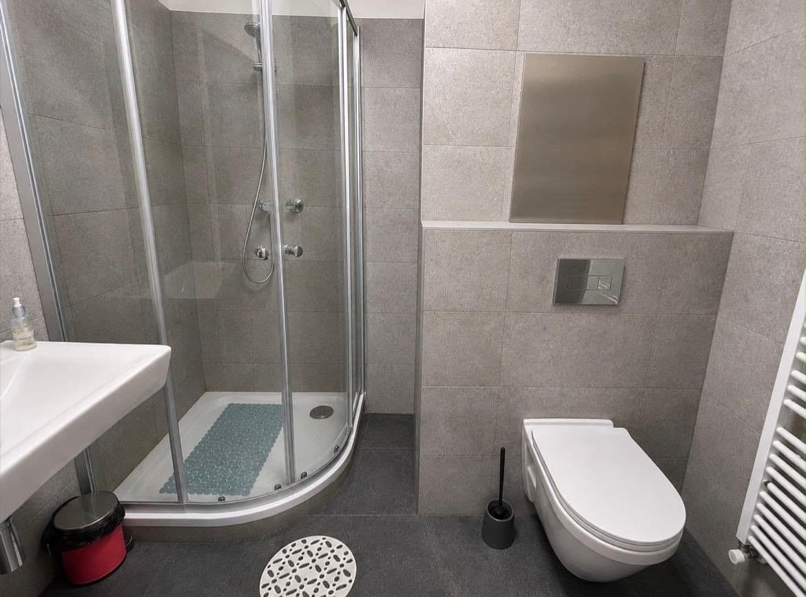 Prenájom bytu 1-izbový 36 m², Choceradská, Praha, Praha Prenájom bytu 1-izbový 36 m², Choceradská, Praha, Praha