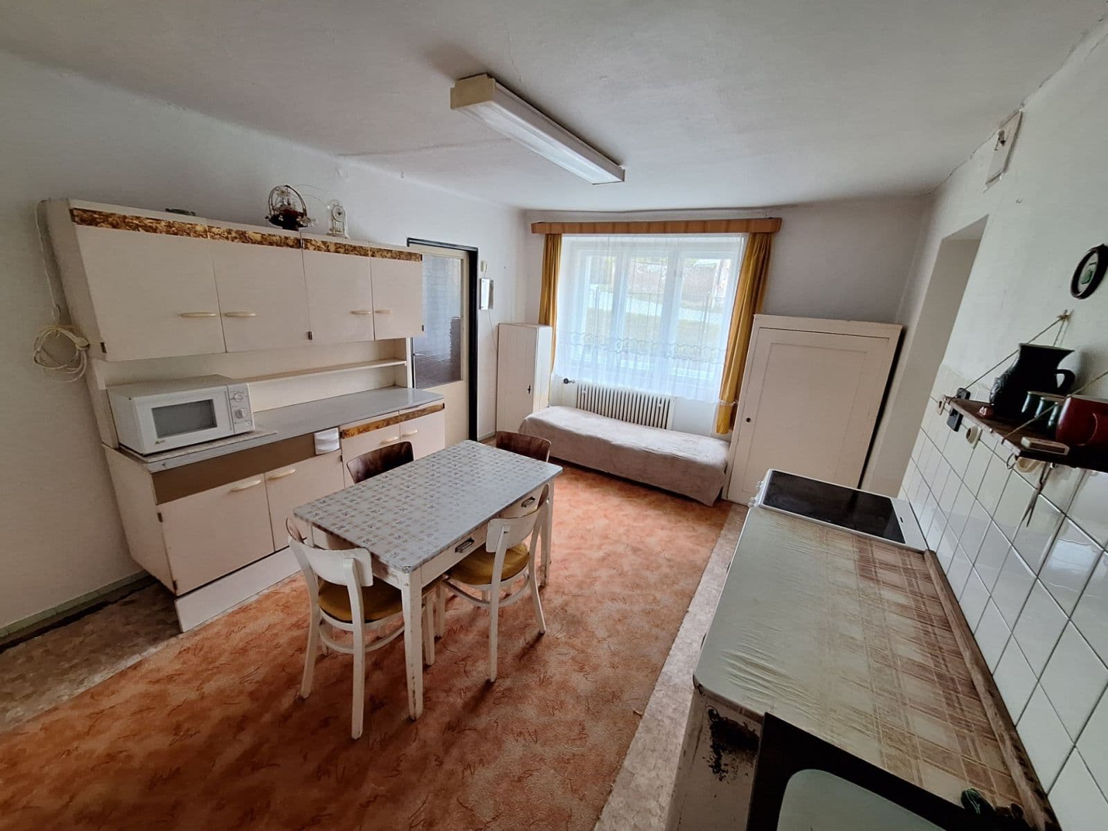 Predaj rekreačného objektu 85 m², pozemok 858 m², Lažany, Jihočeský kraj Predaj rekreačného objektu 85 m², pozemok 858 m², Lažany, Jihočeský kraj