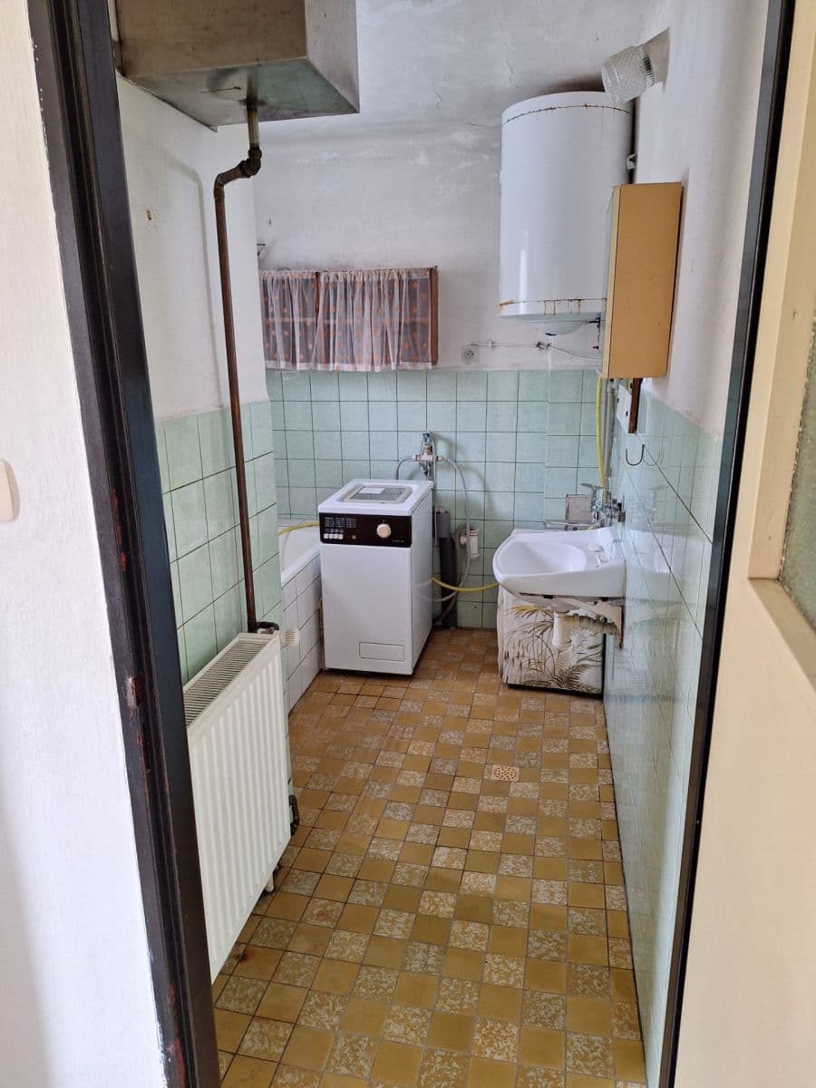 Predaj rekreačného objektu 85 m², pozemok 858 m², Lažany, Jihočeský kraj Predaj rekreačného objektu 85 m², pozemok 858 m², Lažany, Jihočeský kraj