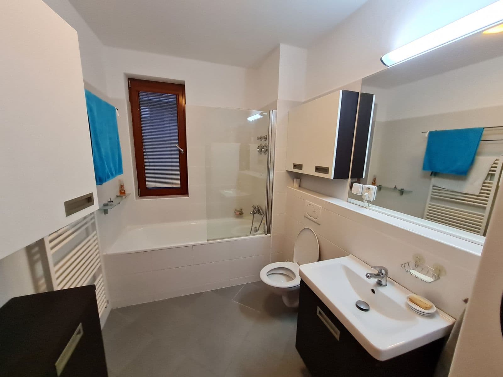 Prenájom bytu 3-izbový 84 m², Jana Přibíka, Praha, Praha Prenájom bytu 3-izbový 84 m², Jana Přibíka, Praha, Praha
