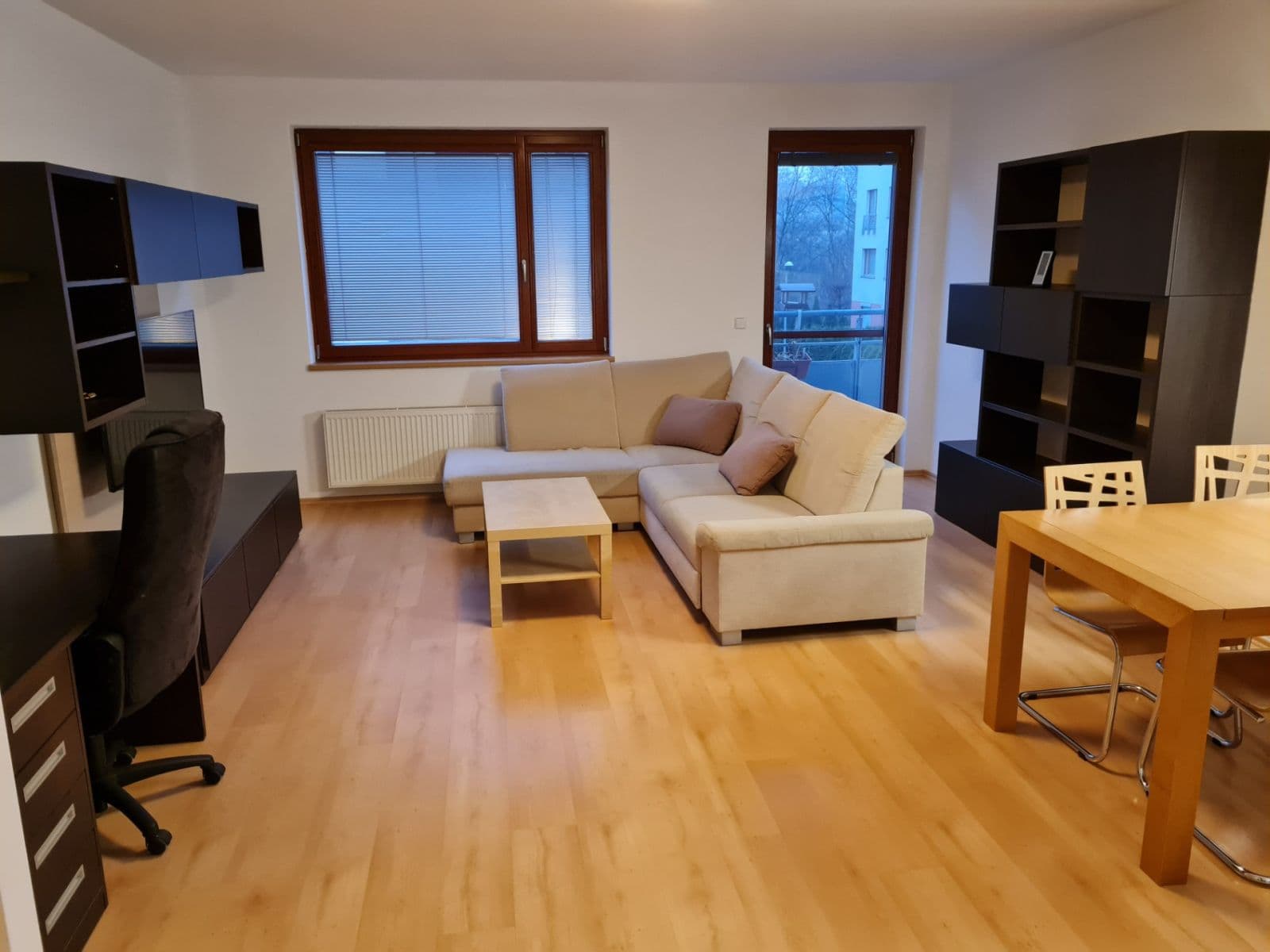 Prenájom bytu 3-izbový 84 m², Jana Přibíka, Praha, Praha Prenájom bytu 3-izbový 84 m², Jana Přibíka, Praha, Praha