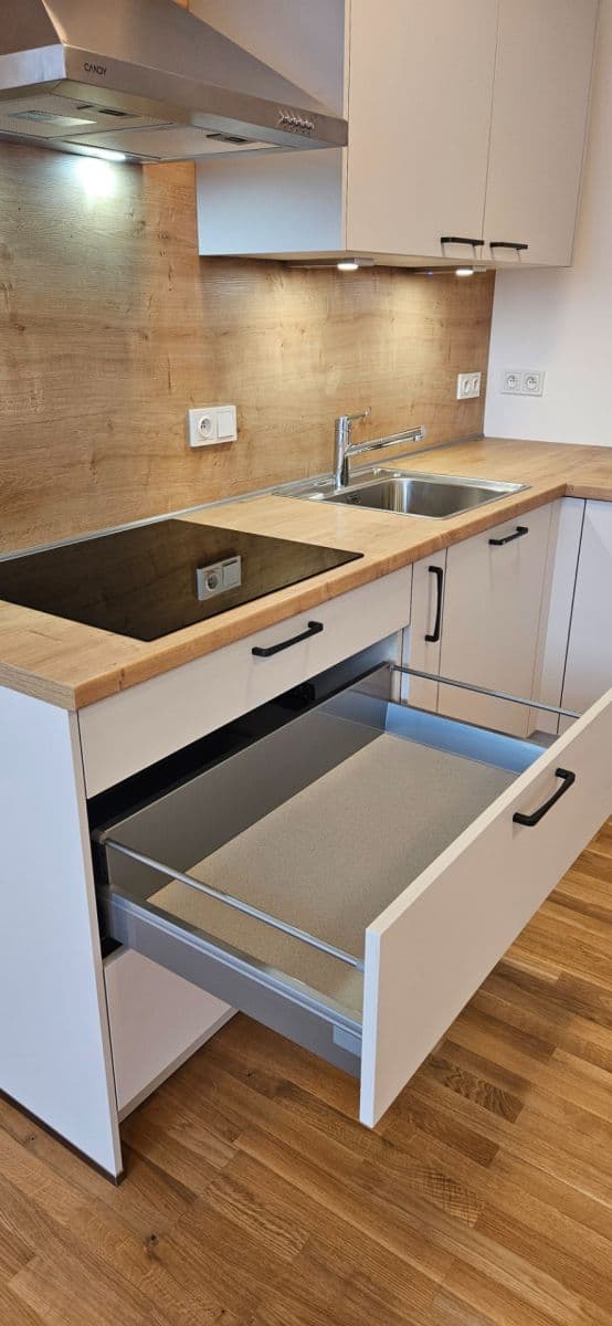 Prenájom bytu 2-izbový 50 m², Lesík, Kladno, Středočeský kraj Prenájom bytu 2-izbový 50 m², Lesík, Kladno, Středočeský kraj