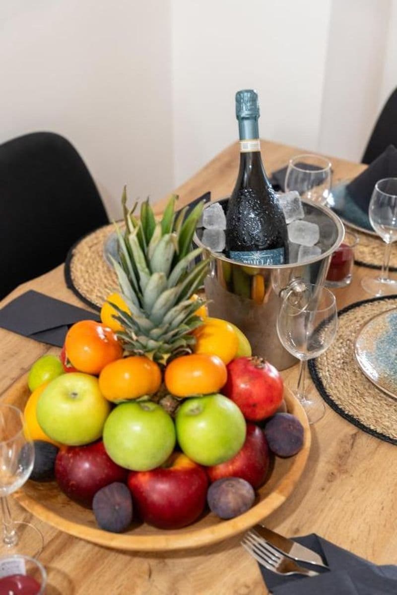 Prenájom bytu 94 m², Žitná, Praha, Praha Prenájom bytu 94 m², Žitná, Praha, Praha