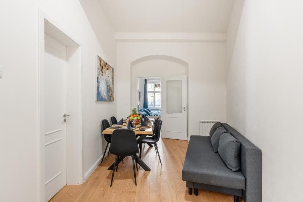Prenájom bytu 94 m², Žitná, Praha, Praha Prenájom bytu 94 m², Žitná, Praha, Praha