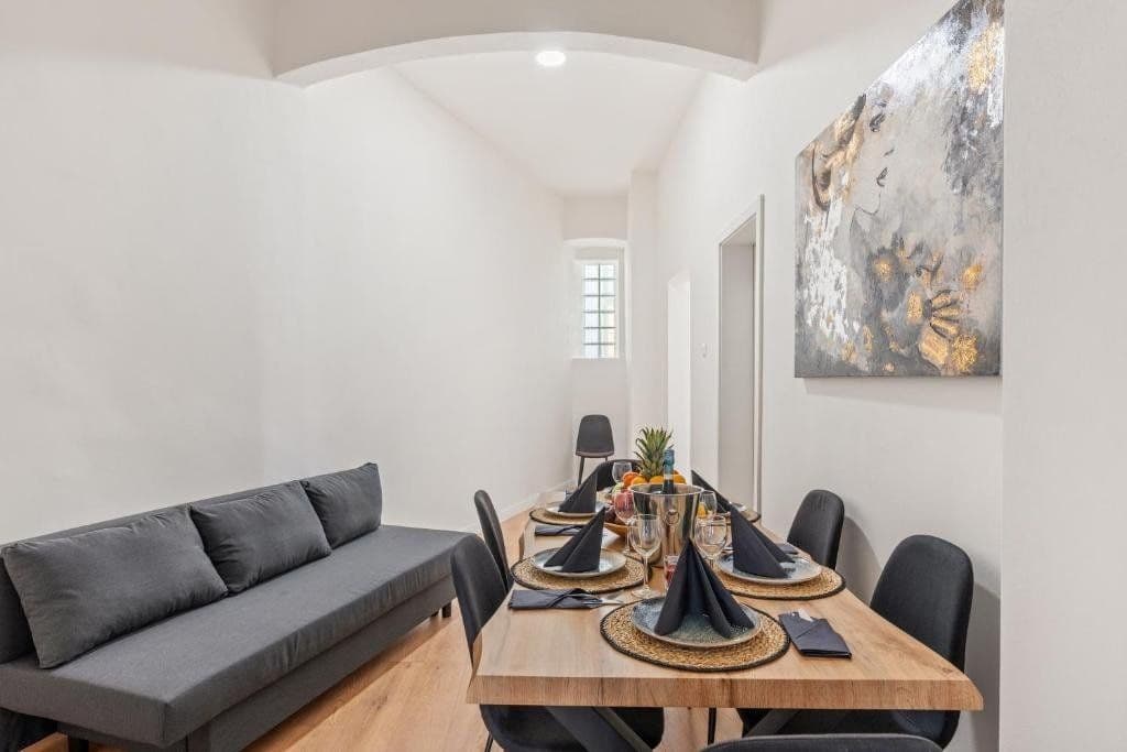 Prenájom bytu 94 m², Žitná, Praha, Praha Prenájom bytu 94 m², Žitná, Praha, Praha