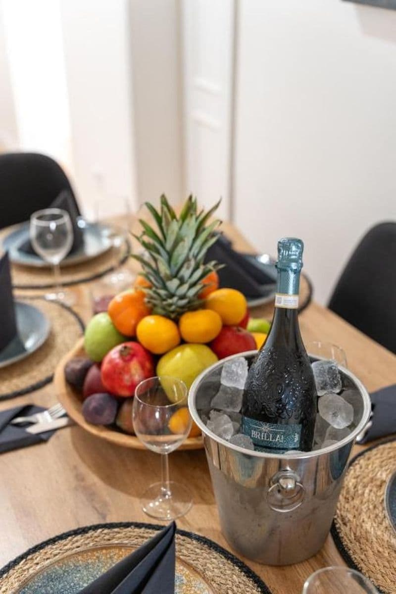Prenájom bytu 94 m², Žitná, Praha, Praha Prenájom bytu 94 m², Žitná, Praha, Praha