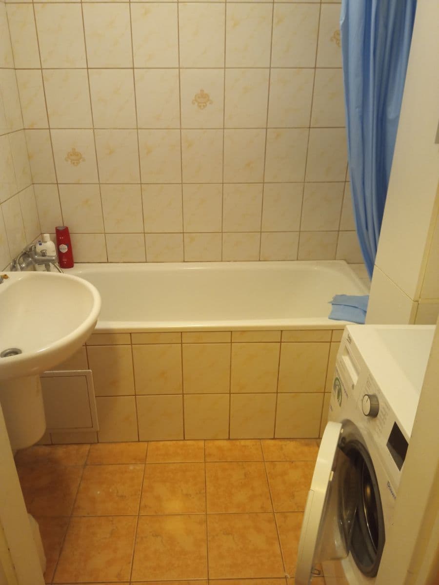 Prenájom bytu 4-izbový 71 m², U Pentlovky, Praha, Praha Prenájom bytu 4-izbový 71 m², U Pentlovky, Praha, Praha