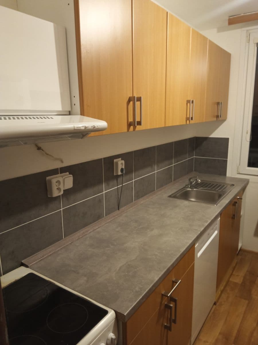 Prenájom bytu 4-izbový 71 m², U Pentlovky, Praha, Praha Prenájom bytu 4-izbový 71 m², U Pentlovky, Praha, Praha