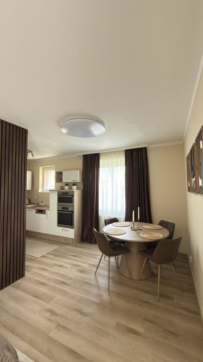 Prenájom bytu 52 m², Miloše Havla, Praha, Praha Prenájom bytu 52 m², Miloše Havla, Praha, Praha