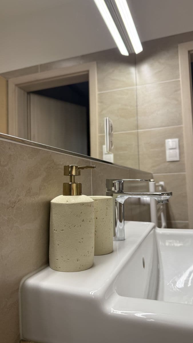 Prenájom bytu 52 m², Miloše Havla, Praha, Praha Prenájom bytu 52 m², Miloše Havla, Praha, Praha