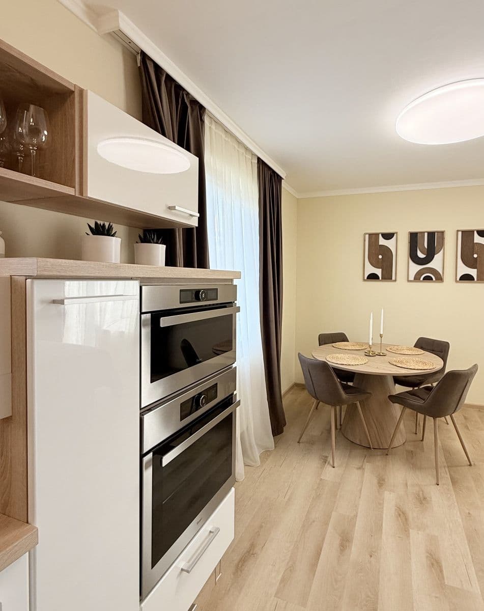 Prenájom bytu 52 m², Miloše Havla, Praha, Praha Prenájom bytu 52 m², Miloše Havla, Praha, Praha