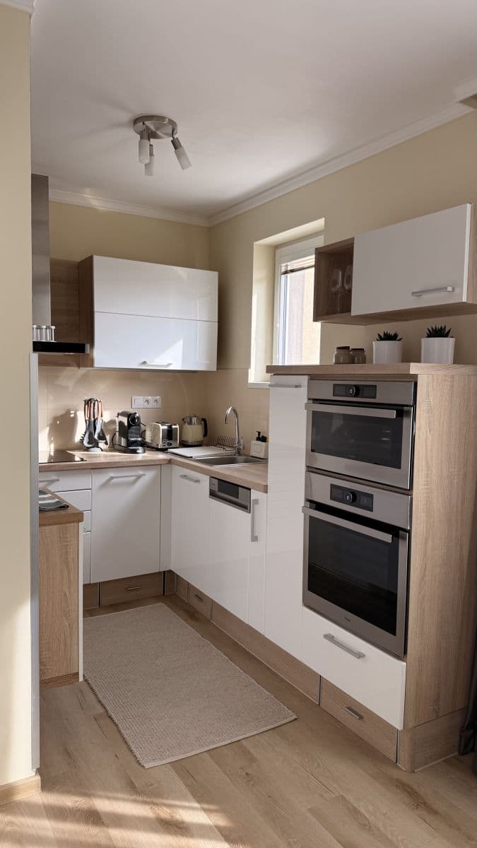 Prenájom bytu 52 m², Miloše Havla, Praha, Praha Prenájom bytu 52 m², Miloše Havla, Praha, Praha
