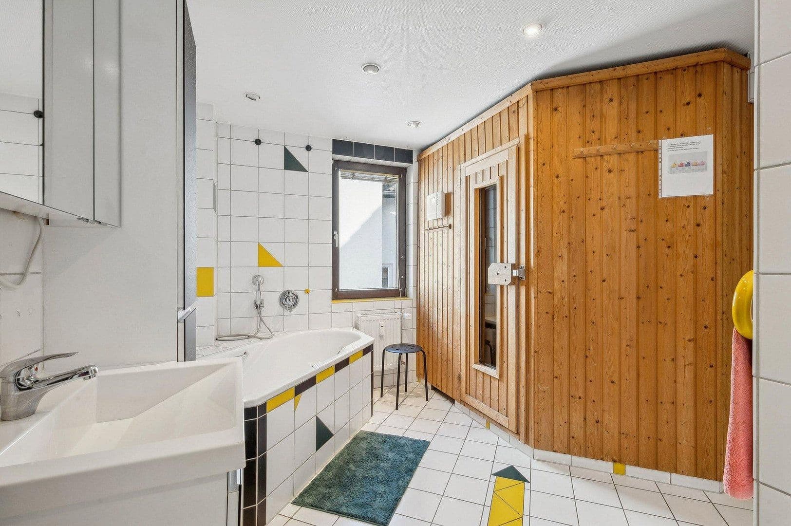Predaj domu 457 m², pozemok 529 m², Fauerbacher Str. 72, Friedberg (Hessen), Hesensko Predaj domu 457 m², pozemok 529 m², Fauerbacher Str. 72, Friedberg (Hessen), Hesensko