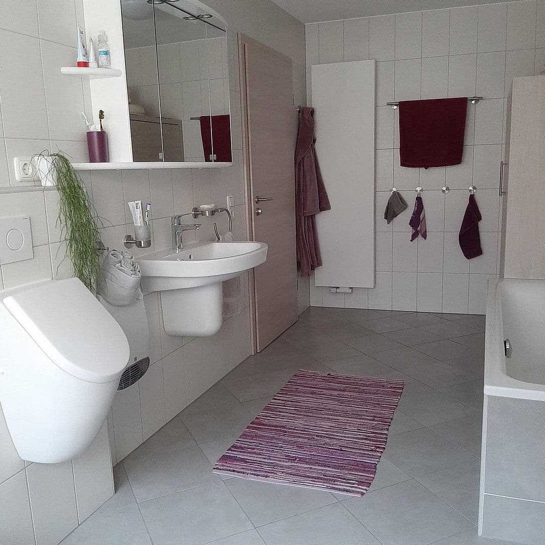 Predaj domu 235 m², pozemok 1.333 m², Kitzingen, Bavorsko Predaj domu 235 m², pozemok 1.333 m², Kitzingen, Bavorsko