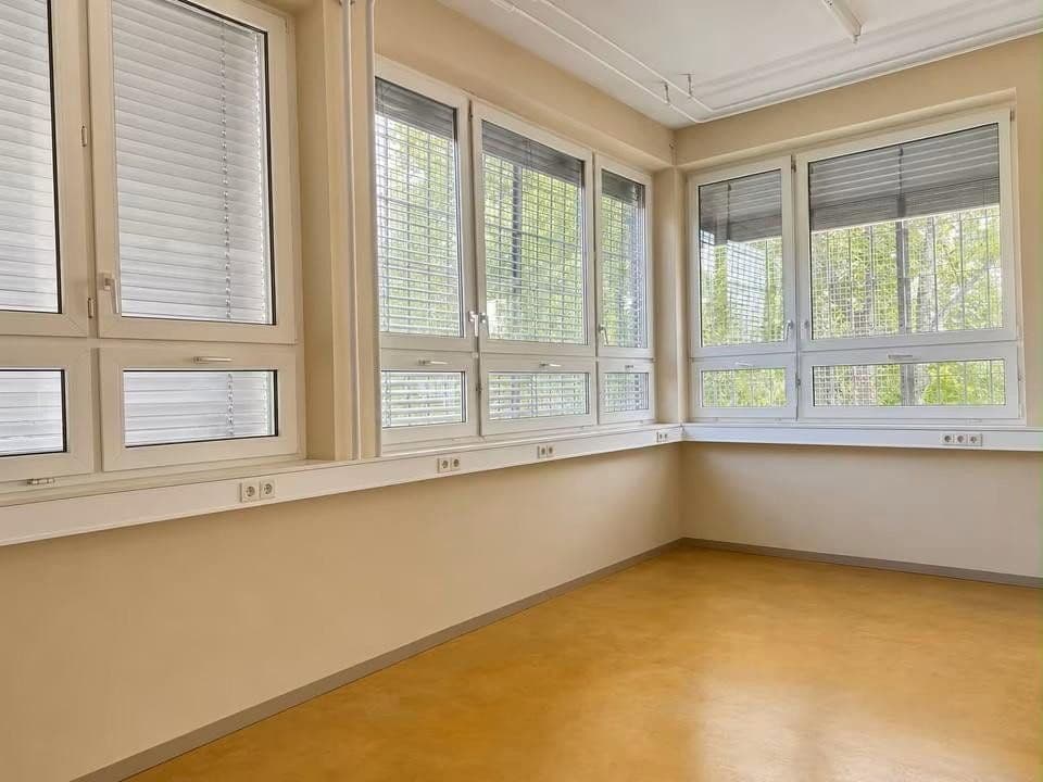 Prenájom nebytového priestoru 450 m², Kornbühlstr. 102, Burladingen, Bádensko-Wurttembersko Prenájom nebytového priestoru 450 m², Kornbühlstr. 102, Burladingen, Bádensko-Wurttembersko