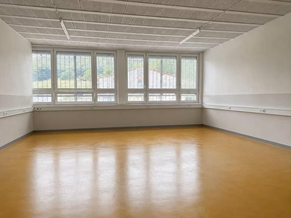 Prenájom nebytového priestoru 450 m², Kornbühlstr. 102, Burladingen, Bádensko-Wurttembersko Prenájom nebytového priestoru 450 m², Kornbühlstr. 102, Burladingen, Bádensko-Wurttembersko