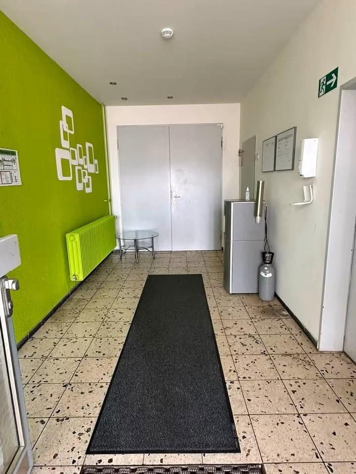 Prenájom nebytového priestoru 450 m², Kornbühlstr. 102, Burladingen, Bádensko-Wurttembersko Prenájom nebytového priestoru 450 m², Kornbühlstr. 102, Burladingen, Bádensko-Wurttembersko