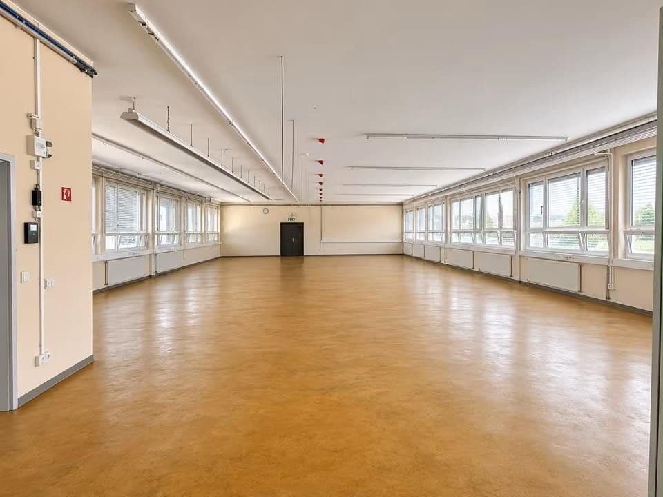 Prenájom nebytového priestoru 450 m², Kornbühlstr. 102, Burladingen, Bádensko-Wurttembersko Prenájom nebytového priestoru 450 m², Kornbühlstr. 102, Burladingen, Bádensko-Wurttembersko