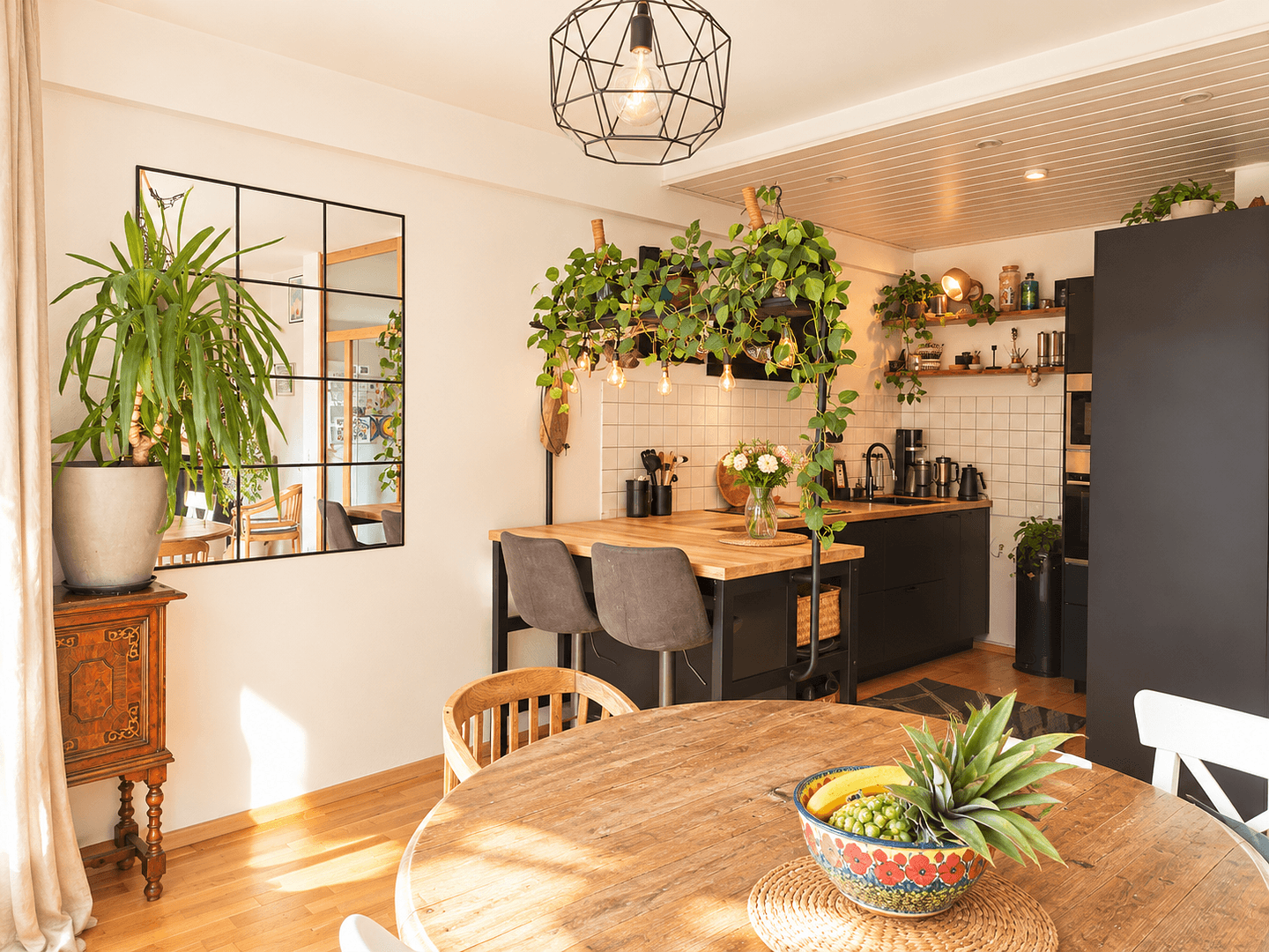 Prenájom bytu 3-izbový 95 m², Weyerstr. 2, Essen, Severné Porýnie - Westfálsko Prenájom bytu 3-izbový 95 m², Weyerstr. 2, Essen, Severné Porýnie - Westfálsko