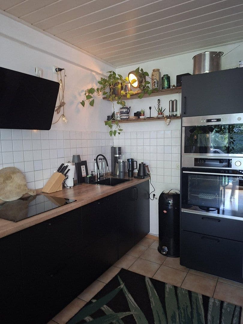Prenájom bytu 3-izbový 95 m², Weyerstr. 2, Essen, Severné Porýnie - Westfálsko Prenájom bytu 3-izbový 95 m², Weyerstr. 2, Essen, Severné Porýnie - Westfálsko