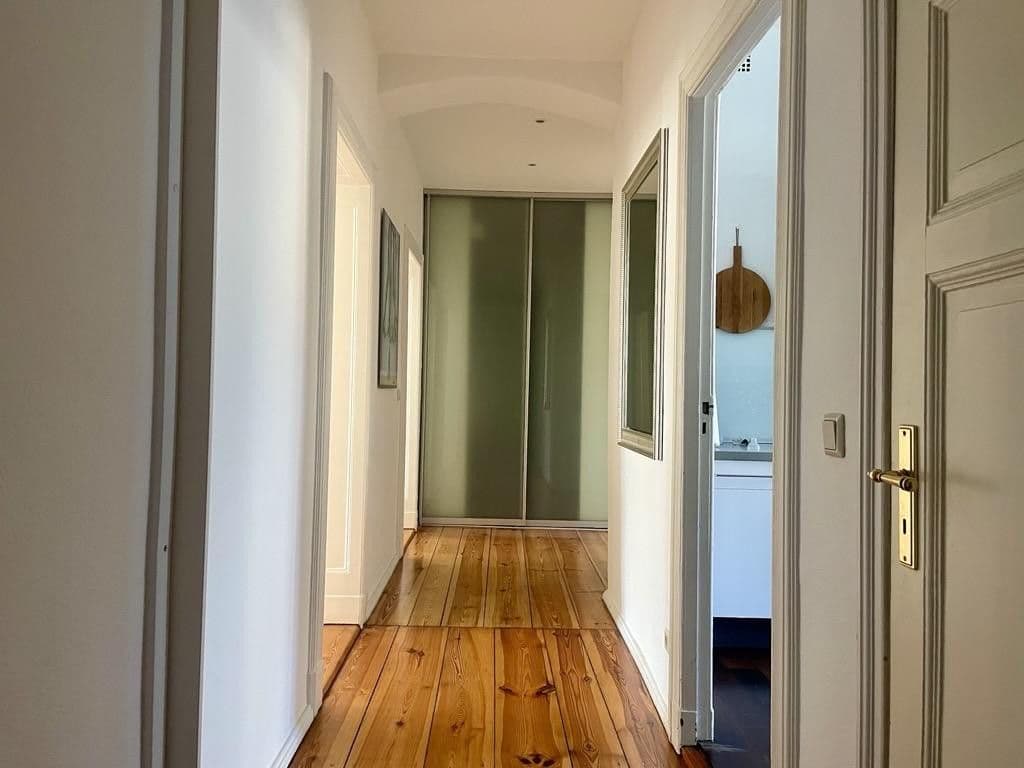 Predaj bytu 3-izbový 100 m², Berlin, Berlín Predaj bytu 3-izbový 100 m², Berlin, Berlín