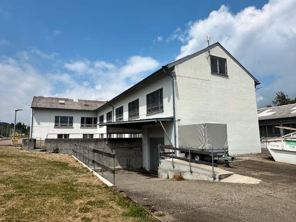 Prenájom nebytového priestoru 1.000 m², Kornbühlstr. 100, Burladingen, Bádensko-Wurttembersko Prenájom nebytového priestoru 1.000 m², Kornbühlstr. 100, Burladingen, Bádensko-Wurttembersko