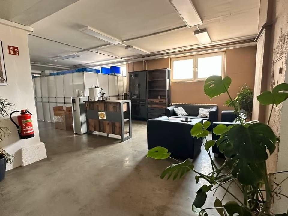 Prenájom nebytového priestoru 1.000 m², Kornbühlstr. 100, Burladingen, Bádensko-Wurttembersko Prenájom nebytového priestoru 1.000 m², Kornbühlstr. 100, Burladingen, Bádensko-Wurttembersko