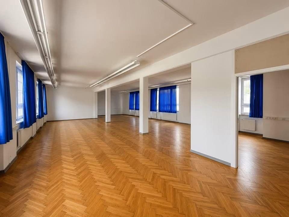 Prenájom nebytového priestoru 1.000 m², Kornbühlstr. 100, Burladingen, Bádensko-Wurttembersko Prenájom nebytového priestoru 1.000 m², Kornbühlstr. 100, Burladingen, Bádensko-Wurttembersko