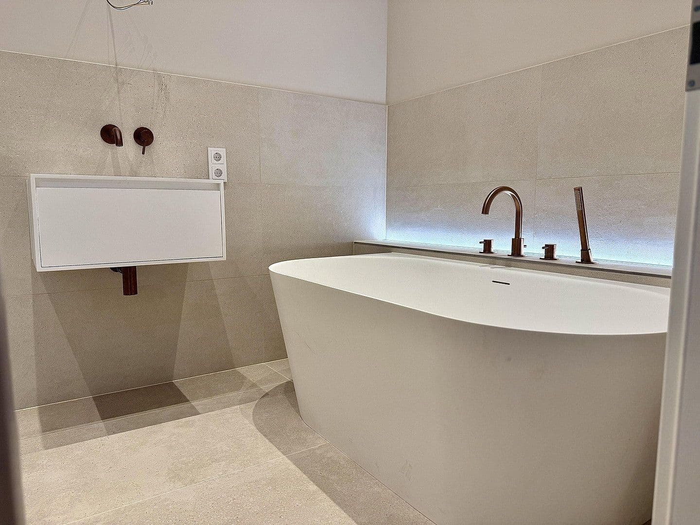 Predaj bytu 2-izbový 56 m², Berlin, Berlín Predaj bytu 2-izbový 56 m², Berlin, Berlín