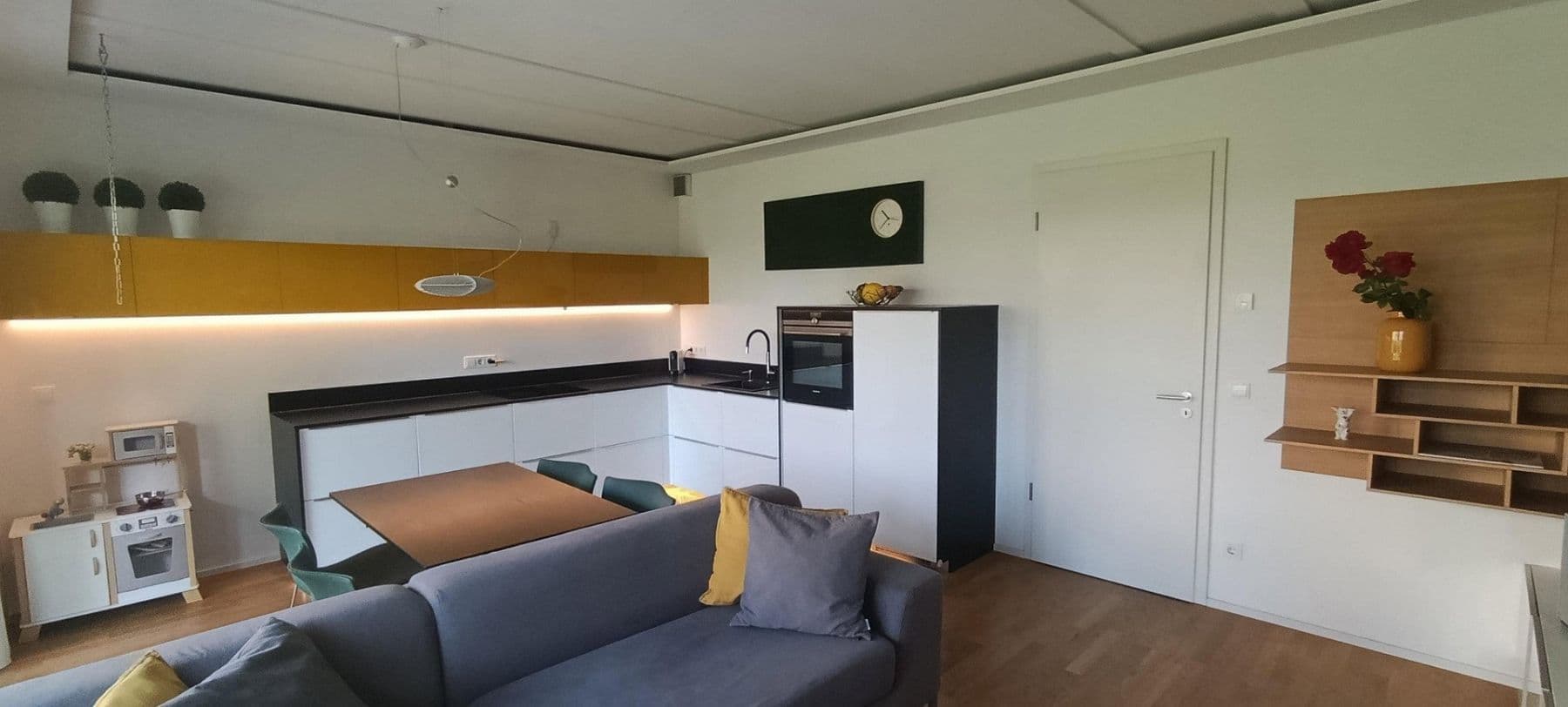 Predaj bytu 3-izbový 74 m², Berlin, Berlín Predaj bytu 3-izbový 74 m², Berlin, Berlín