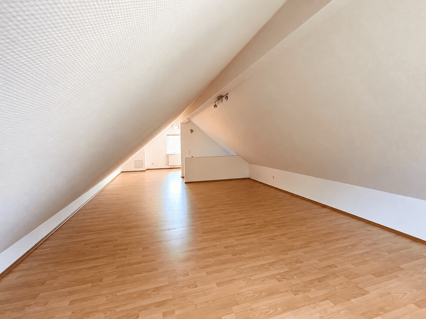 Predaj domu 328 m², pozemok 680 m², Reichenbach-Steegen, Porýnie-Falcko Predaj domu 328 m², pozemok 680 m², Reichenbach-Steegen, Porýnie-Falcko