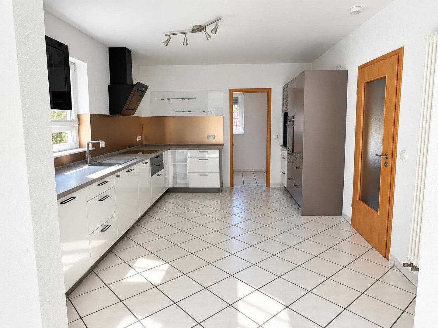 Predaj domu 328 m², pozemok 680 m², Reichenbach-Steegen, Porýnie-Falcko Predaj domu 328 m², pozemok 680 m², Reichenbach-Steegen, Porýnie-Falcko