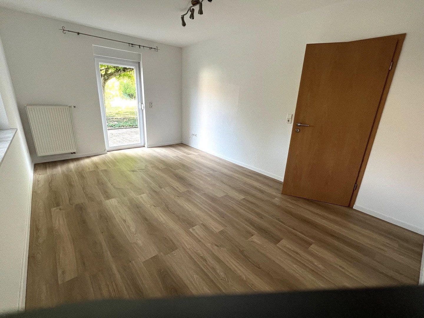 Predaj domu 328 m², pozemok 680 m², Reichenbach-Steegen, Porýnie-Falcko Predaj domu 328 m², pozemok 680 m², Reichenbach-Steegen, Porýnie-Falcko