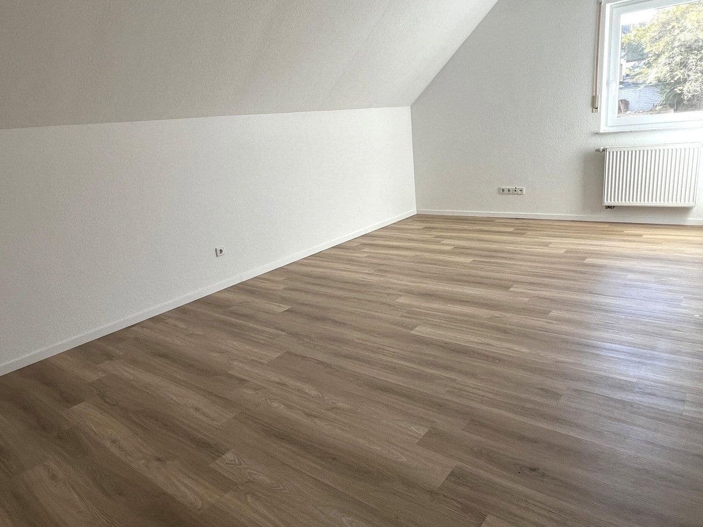 Predaj domu 328 m², pozemok 680 m², Reichenbach-Steegen, Porýnie-Falcko Predaj domu 328 m², pozemok 680 m², Reichenbach-Steegen, Porýnie-Falcko