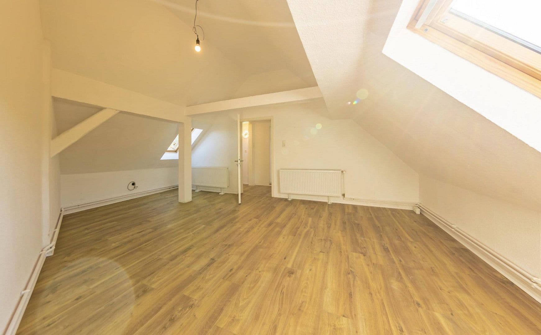 Prenájom bytu 4-izbový 100 m², Leipziger Straße 226, Braunschweig, Dolné Sasko Prenájom bytu 4-izbový 100 m², Leipziger Straße 226, Braunschweig, Dolné Sasko