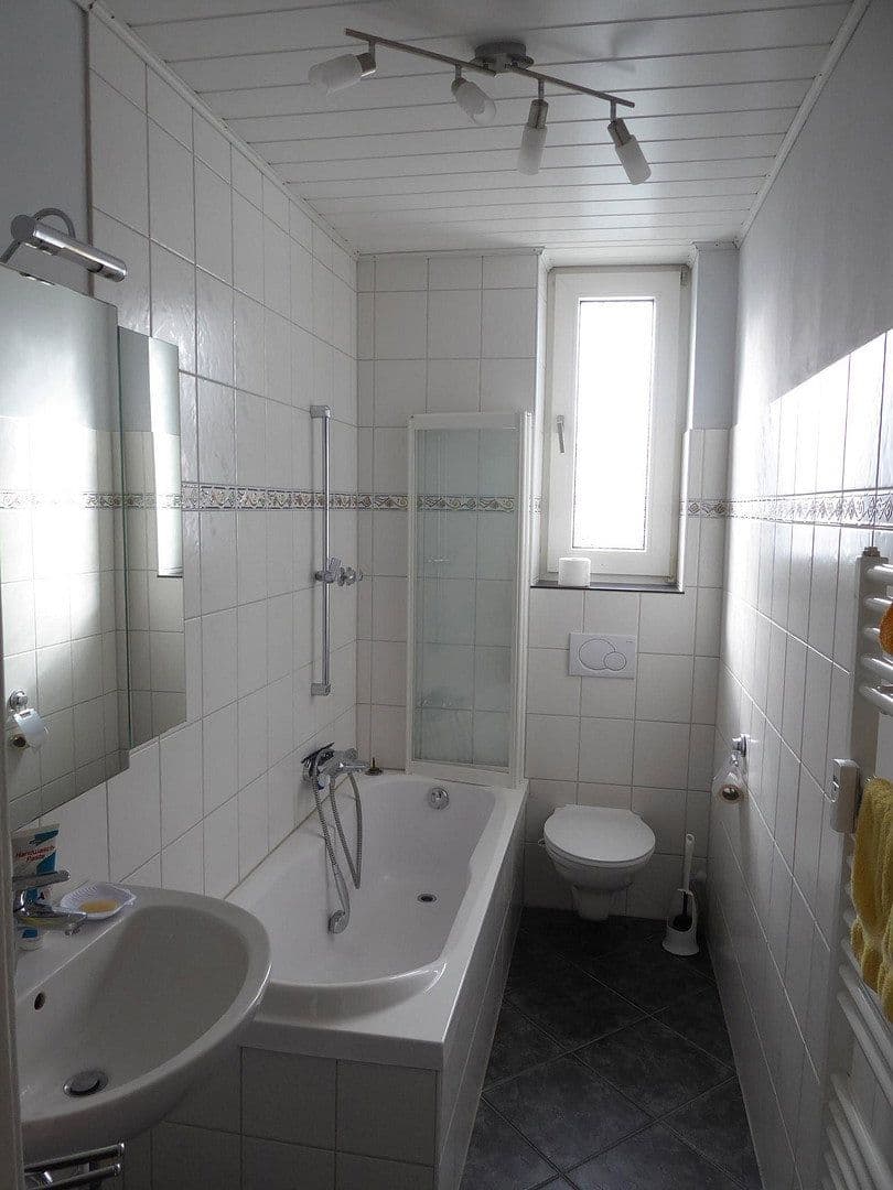 Prenájom bytu 3-izbový 92 m², Buscher Feld 8, Solingen, Severné Porýnie - Westfálsko Prenájom bytu 3-izbový 92 m², Buscher Feld 8, Solingen, Severné Porýnie - Westfálsko