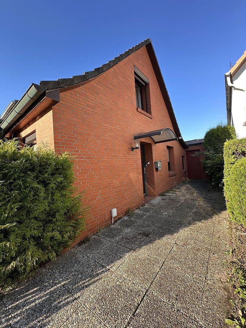 Predaj domu 138 m², pozemok 925 m², Hasselbusch 24, Bargteheide, Šlezvicko-Holštajnsko Predaj domu 138 m², pozemok 925 m², Hasselbusch 24, Bargteheide, Šlezvicko-Holštajnsko