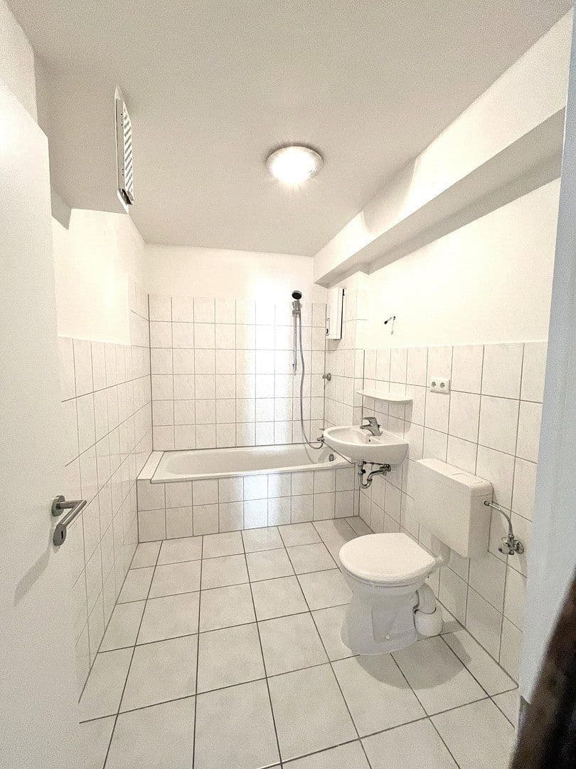 Prenájom bytu 2-izbový 65 m², Mülheimer Freiheit, Köln, Severné Porýnie - Westfálsko Prenájom bytu 2-izbový 65 m², Mülheimer Freiheit, Köln, Severné Porýnie - Westfálsko