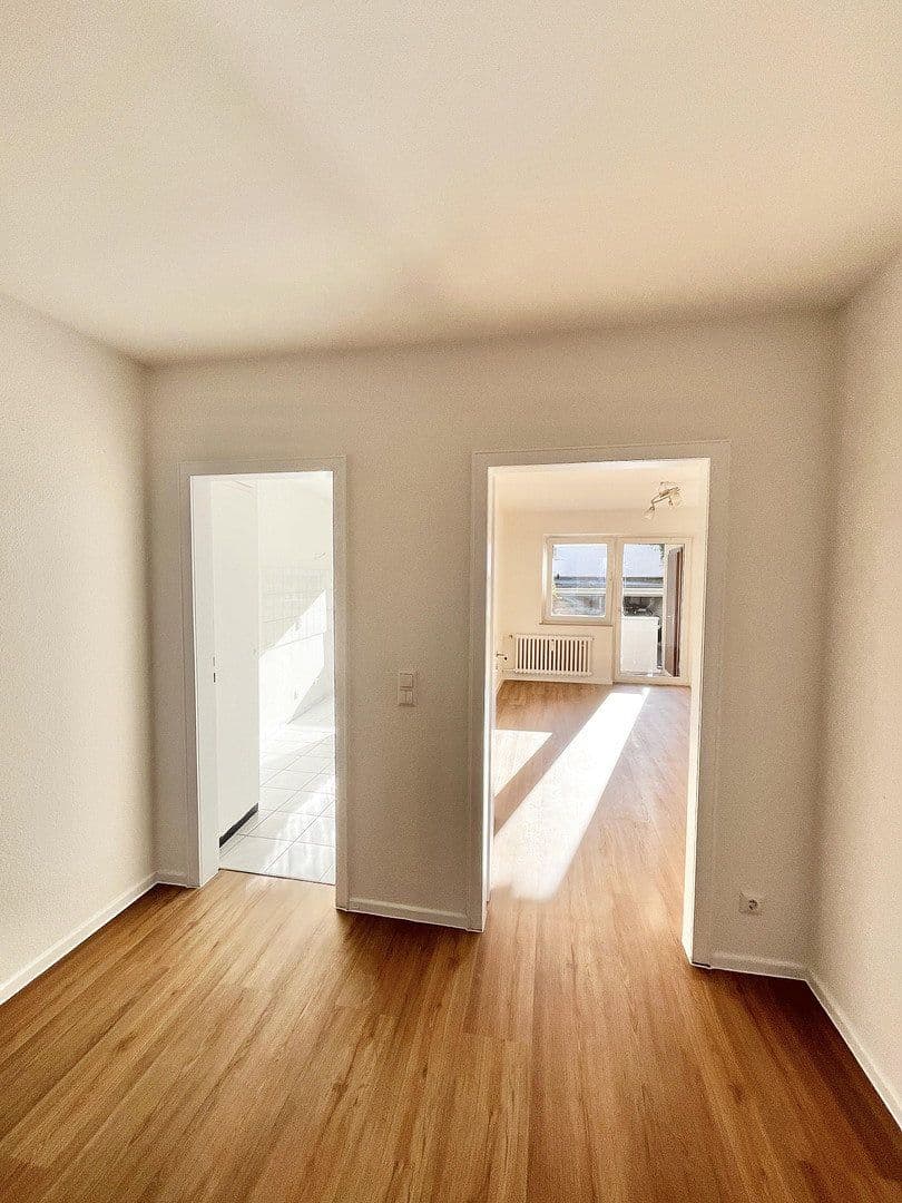 Prenájom bytu 2-izbový 65 m², Mülheimer Freiheit, Köln, Severné Porýnie - Westfálsko Prenájom bytu 2-izbový 65 m², Mülheimer Freiheit, Köln, Severné Porýnie - Westfálsko
