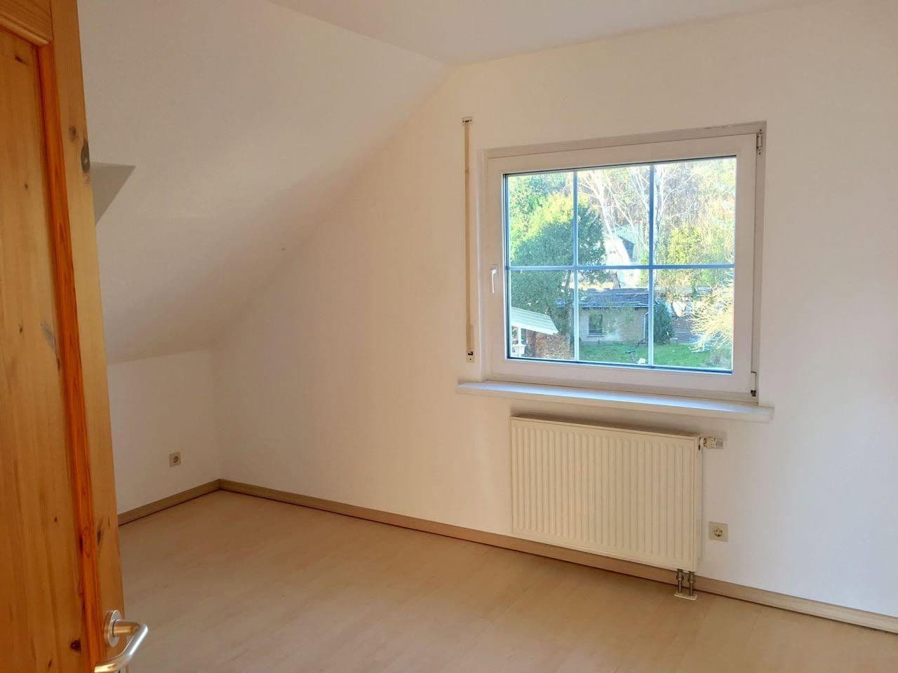 Predaj domu 144 m², pozemok 597 m², Stahnsdorf, Brandenbursko Predaj domu 144 m², pozemok 597 m², Stahnsdorf, Brandenbursko