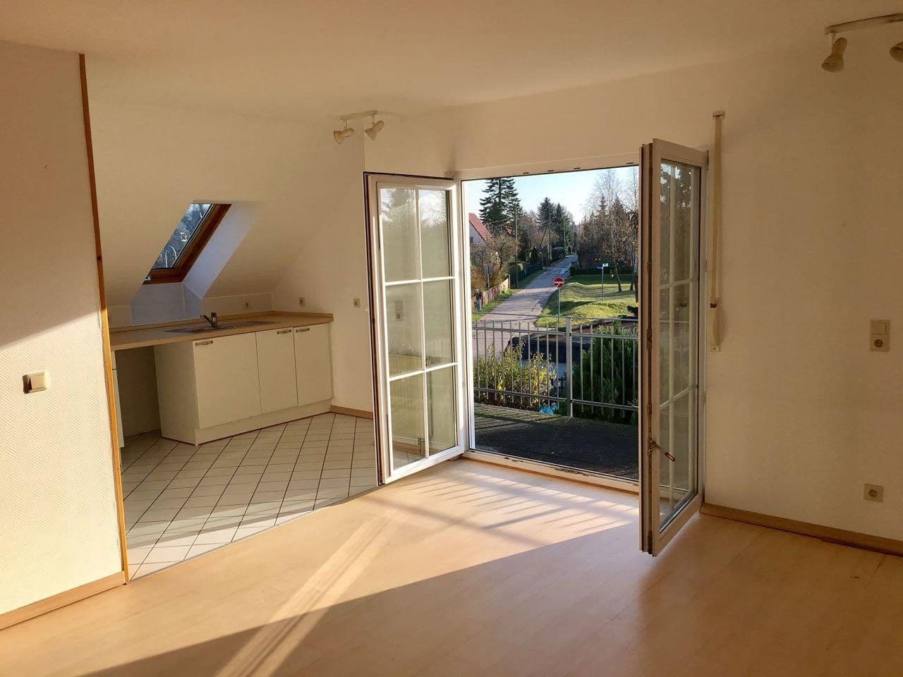 Predaj domu 144 m², pozemok 597 m², Stahnsdorf, Brandenbursko Predaj domu 144 m², pozemok 597 m², Stahnsdorf, Brandenbursko
