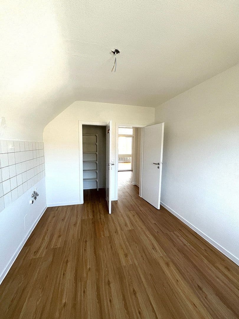 Prenájom bytu 2-izbový 69 m², Mülheimer Freiheit, Köln, Severné Porýnie - Westfálsko Prenájom bytu 2-izbový 69 m², Mülheimer Freiheit, Köln, Severné Porýnie - Westfálsko