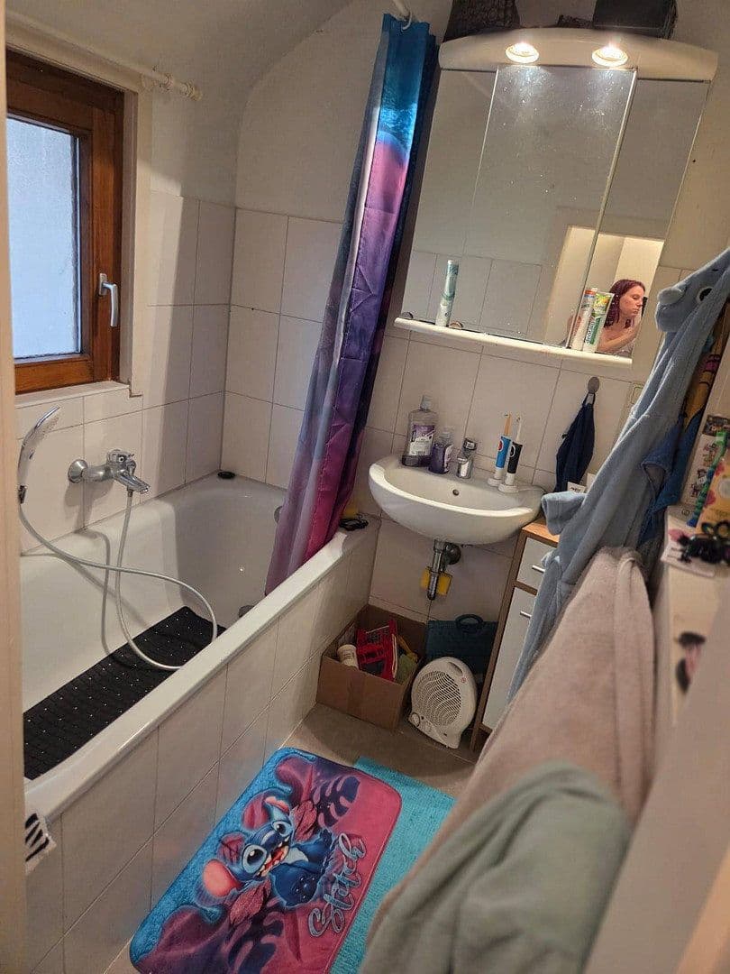 Prenájom bytu 4-izbový 90 m², Untere Grabenstraße 8, Weilheim an der Teck, Bádensko-Wurttembersko Prenájom bytu 4-izbový 90 m², Untere Grabenstraße 8, Weilheim an der Teck, Bádensko-Wurttembersko