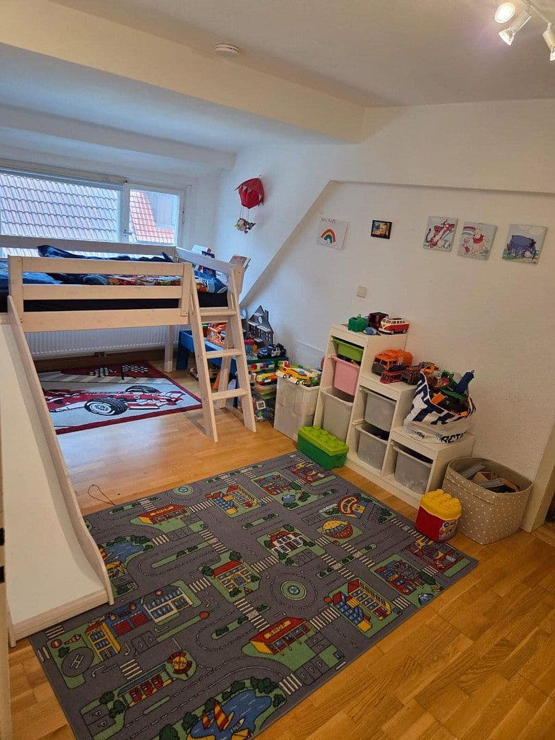 Prenájom bytu 4-izbový 90 m², Untere Grabenstraße 8, Weilheim an der Teck, Bádensko-Wurttembersko Prenájom bytu 4-izbový 90 m², Untere Grabenstraße 8, Weilheim an der Teck, Bádensko-Wurttembersko