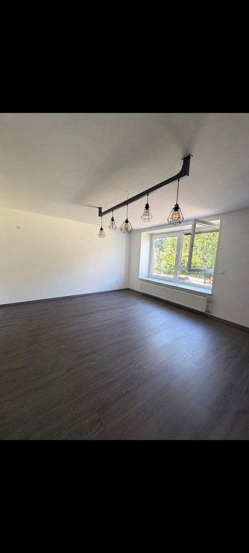 Prenájom bytu 3-izbový 136 m², Wiesentalerstr. 16, Waghäusel, Bádensko-Wurttembersko Prenájom bytu 3-izbový 136 m², Wiesentalerstr. 16, Waghäusel, Bádensko-Wurttembersko